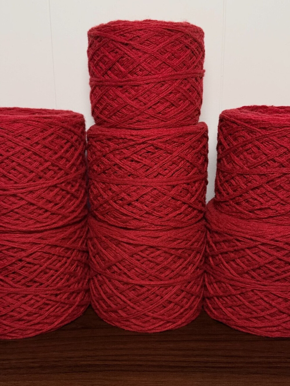 Reclaimed Merino Wool Blend Worsted Yarn 2004 Yds Rich Red 928g (7 Cakes)